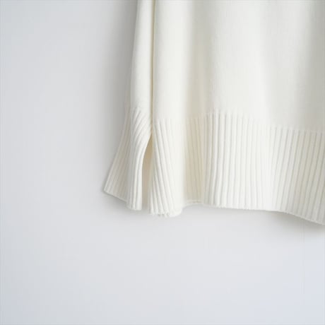 2024SS・人気完売品 / SPICK&SPAN / バルキーヤーン ロングリブ プルオーバー / 24080200512010 / 2501-0945