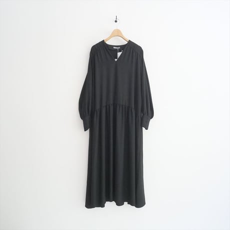 2023AW / 未使用 / theory luxe / Flow Gardiner ギャザーロングワンピース / 03-3305535 / 2504-1007