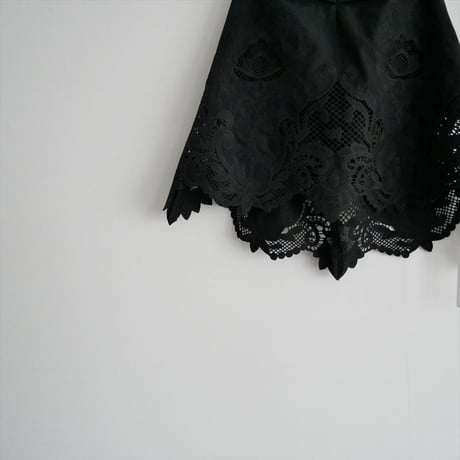 2025AW今季・人気完売品 / 未使用 / BRILL / カットワークビスチェ / 571385 / 2511-0579