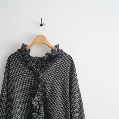 2024AW / journal standard luxe / リファイン フリルブラウス / 24050440020040 / 2504-0523