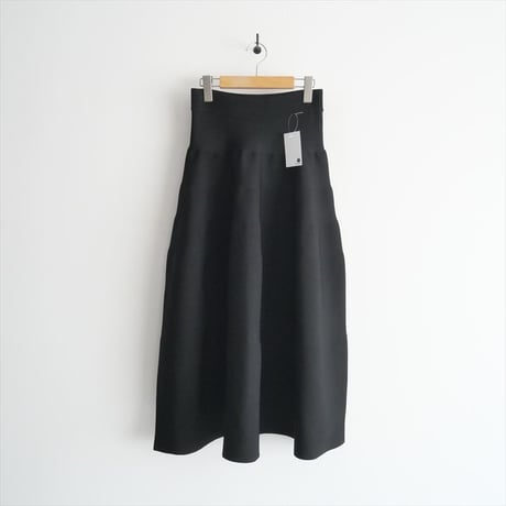2022AW / Room no.8 BLACK / PLATING TIERED Skirt / BR8KN-183 / 2404-0602