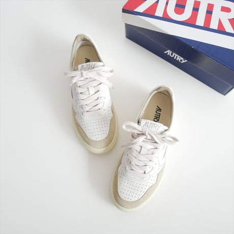 2025・人気完売品 / DEUXIEME CLASSE購入品 / AUTRY / MEDALIST LOW / 25093510001330 / 2602-2114