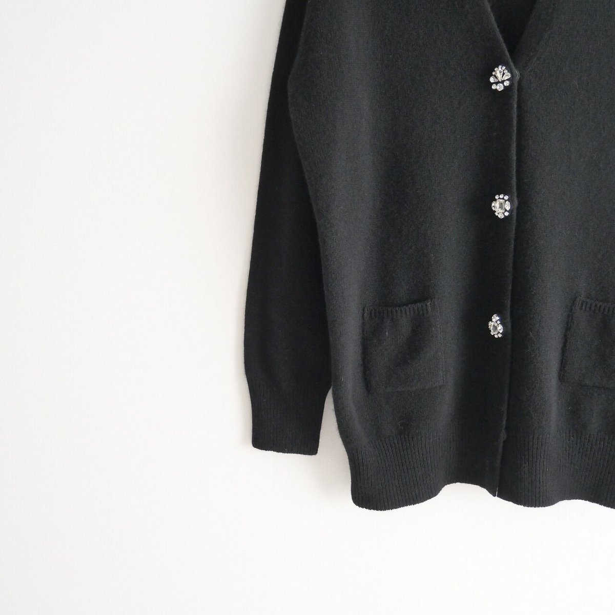 2021AW / Pale Jute / Bijou Bouton Cardigan / 2021AW / Pale Jute / Bijou Bouton Cardigan /