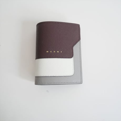 継続販売型 / 未使用 / MARNI / サフィアーノレザー製二つ折りウォレット / PFMOQ14U13 / 2503-1011