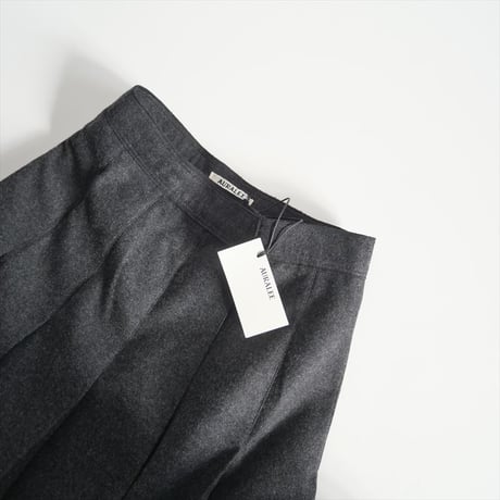 2023AW / 未使用 / IENA同型お取扱い / AURALEE / SUPER FULLING TWILL PLEATED SKIRT / A23AS05FM / 2409-0504