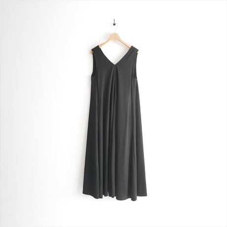 継続販売品・人気完売色 / CABaN / TOMORROWLAND / キュプラポリエステルスムース Vネックワンピース / 39062106001 / 2512-0697