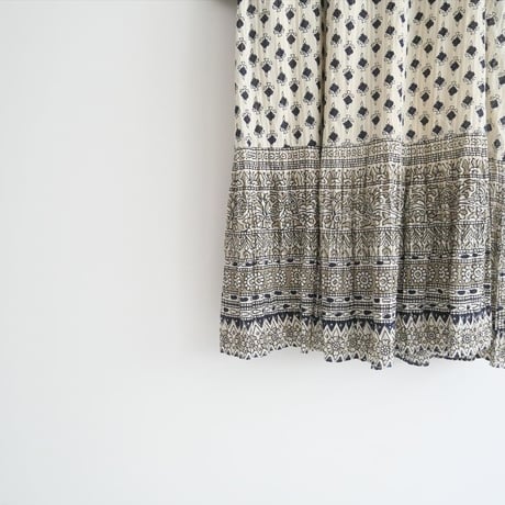 2025SS今季 / Sara mallika / Cotton Lurex Border Print Long Dress / 020451SD7 / 2506-1157