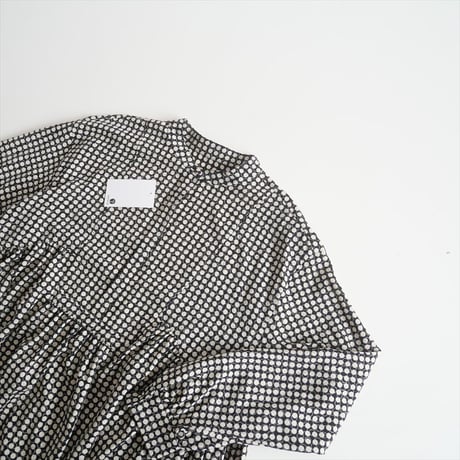 2023AW / human woman / ドットプリントロングワンピース / 077-3240200 / 2505-0744
