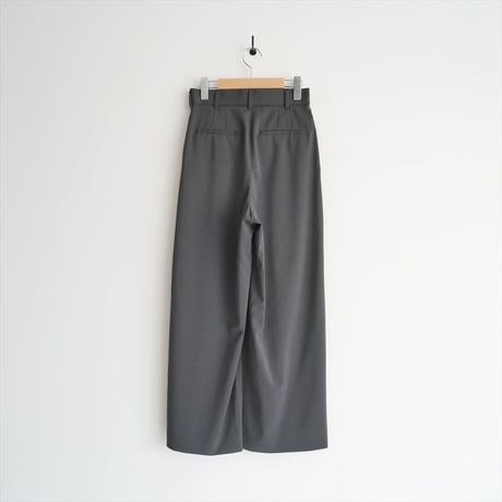 継続販売品・人気完売サイズ / 未使用 / Ballsey / TOMORROWLAND / ポリエステルツイル 2タックスラックスパンツ / 11044204502 / 2510-0730