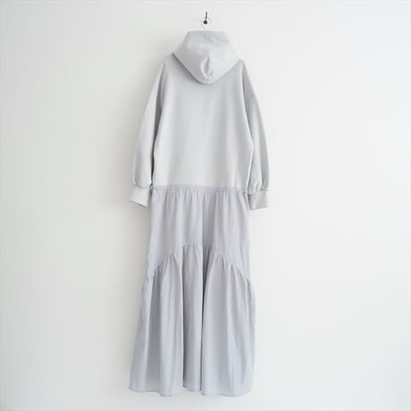 2024 / emmi atelier / フーディードッキングワンピース / 13WFO241003 / 2405-0678
