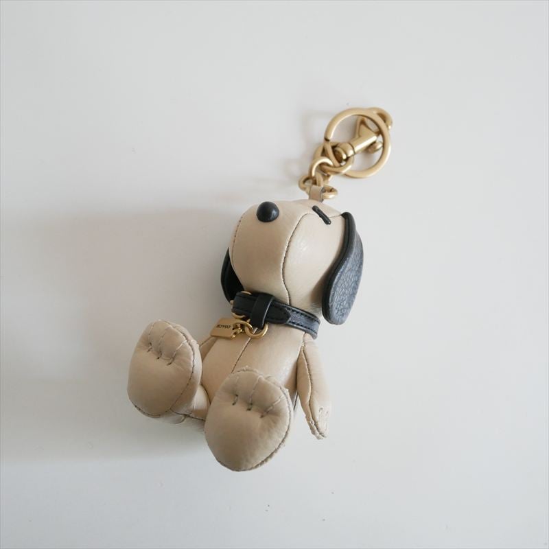 2025・人気完売品 / COACH×PEANUTS レザー スヌーピー バッグチャーム