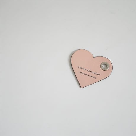 継続販売品 / Herve Chapelier / 122L レザーチャーム ハートドラジェ / 122L / 2509-1052