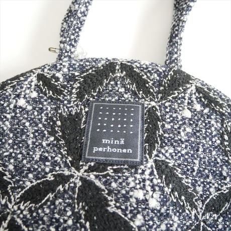 2024AW・人気完売品 / 未使用 / mina perhonen / muffinbag -sing leaf- / aca9983 / 2511-2025