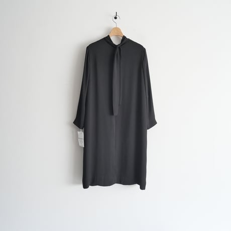 2023 / MASSE MENSCH / バックボウワンピース / 2403-0073