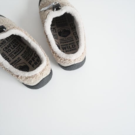 人気完売サイズ / 未使用 / KEEN / HOWSER III SLIDE　ボアシューズ / 1029437 / 2412-0887