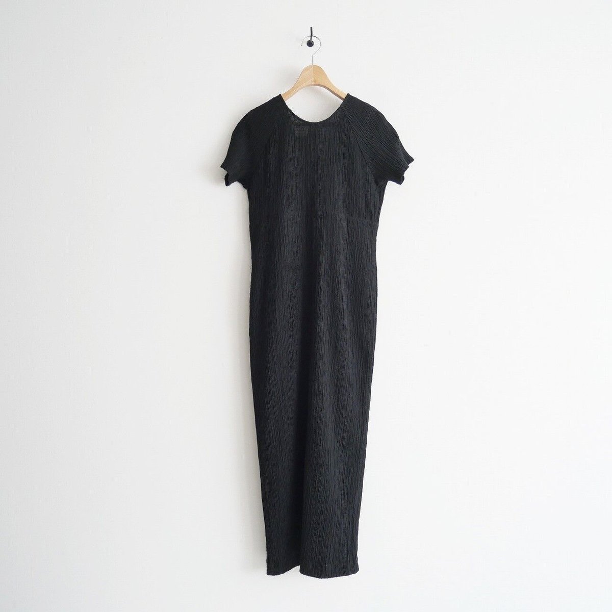 2022 / louren / back open pencil dress / 佐藤涼実さん 2022 / louren / back open pencil dress / 佐藤涼実さん