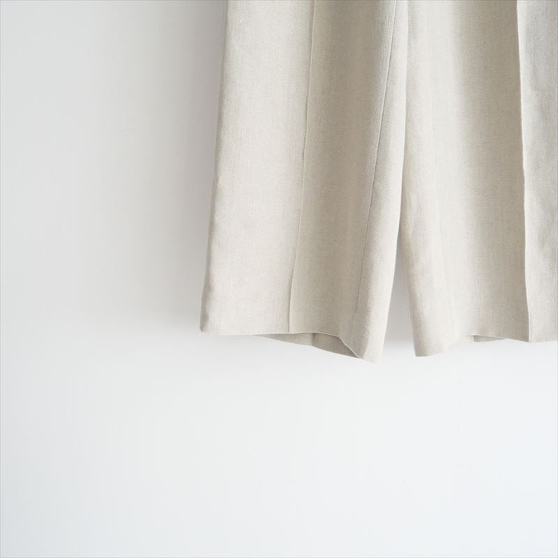 美品　ebure エブール　ベルテッドリネンタックショートパンツ　定価4.7万 ebure/エブール｜【先行予約】「エブール」店舗限定に新作登場