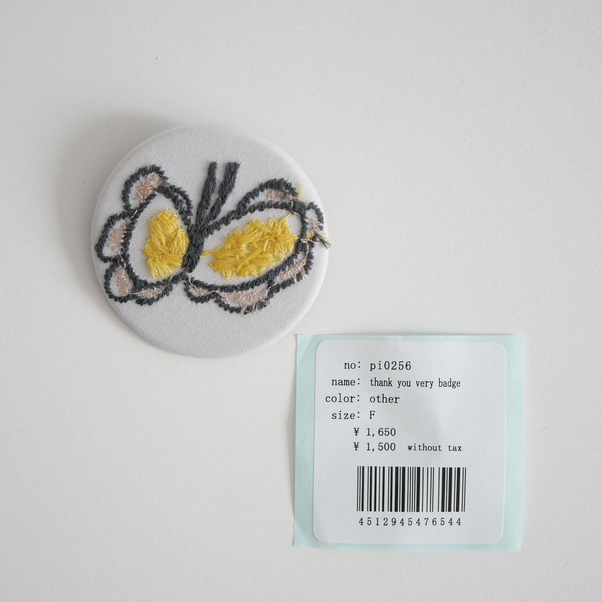 ミナペルホネン thank you very badge ミナペルホネン/ thank you very badge ちょうちょ - メルカリ