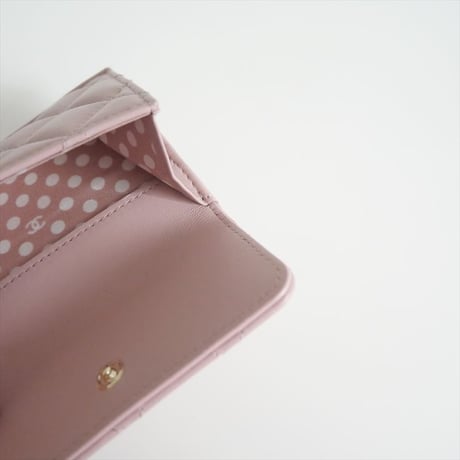 2024SS今季 / CHANEL / スモール フラップ ウォレット ラムスキン&コスチュームパール / AP3808 B15723  / 2406-0437
