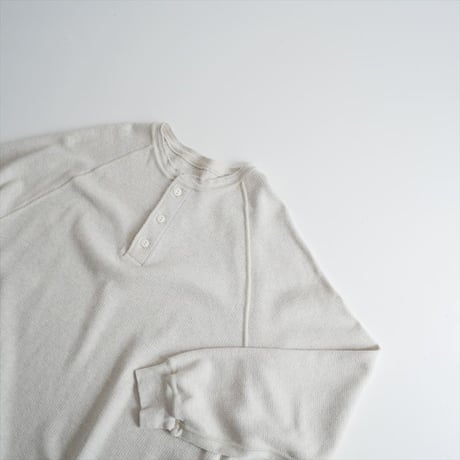 2026SS今季・人気完売品 / 未使用 / L'Appartement別注 / REMI RELIEF W TUCK HENLEY NECK LONGSLEEVE TEE  / 2604-1299