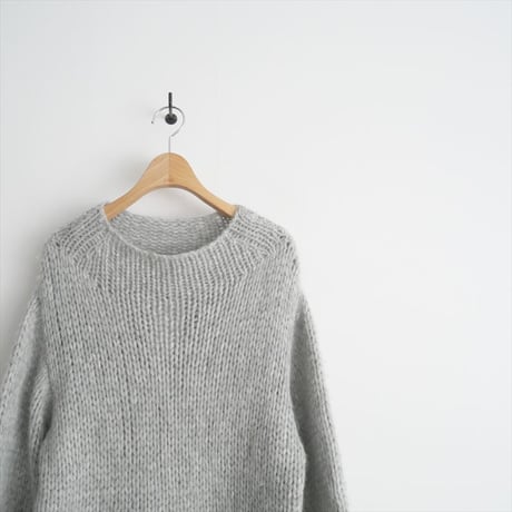 2023AW・人気完売品 / GALERIE VIE / バルキーアルパカ ボリュームスリーブプルオーバー / 23023402108 / 2412-0528