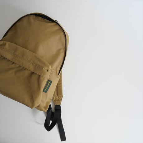 継続販売品 / Herve Chapelier / 978N (ナイロンデイパックMLサイズ）カーキベージュ / 2503-0857