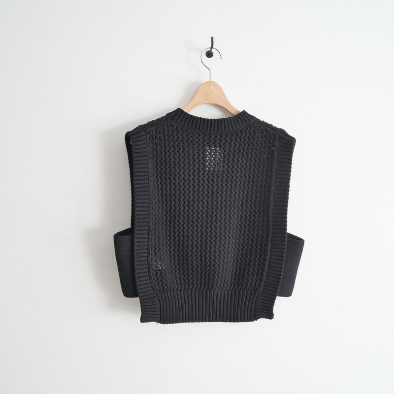 HYKE/ CROCHETED CROPPED SWEATER