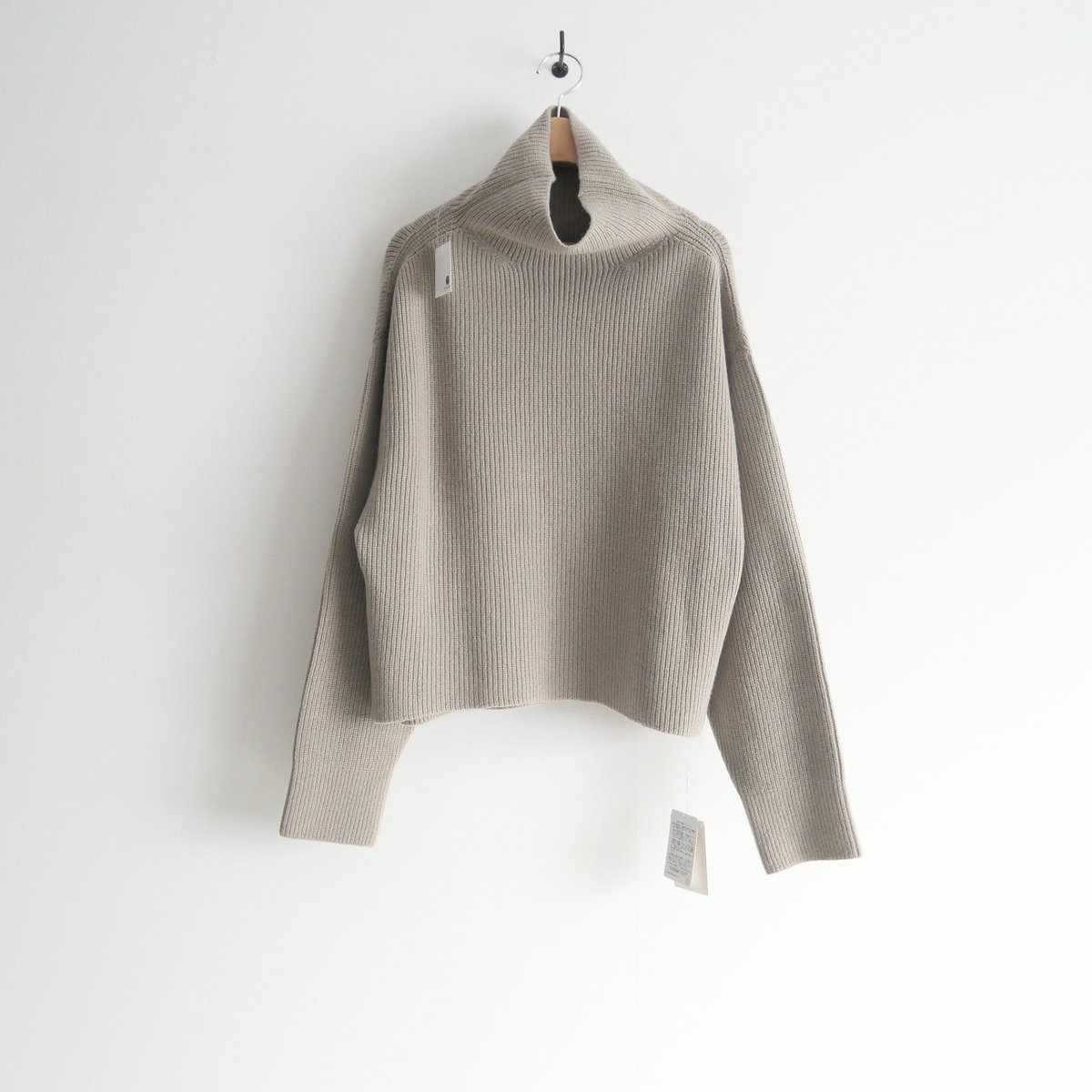 Deuxieme classe BLANC アゼタートルネックプルオーバー