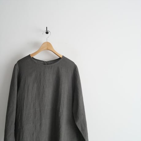2023 / 未使用 / かぐれ同型お取扱い / Vlas Blomme / Soft Linen ワンピース / 13221083 / 2405-1256