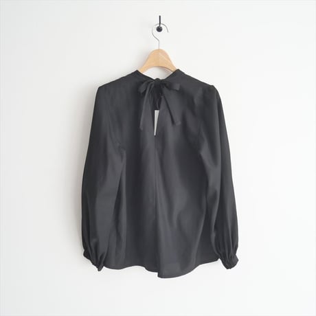 2023SS / L'Appartement / Crew neck Gather Blouse / 23050560401610 / 2411-1720
