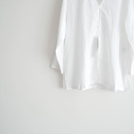 継続販売品 / 未使用 / GALERIE VIE リネンポプリン サイドスリット カラーレスシャツ 23015101201 / 2605-0719