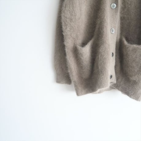 2022AW / 1er Arrondissement / ラクーンフォックスVネックカーディガン / B1024AKD433 / 2409-0595