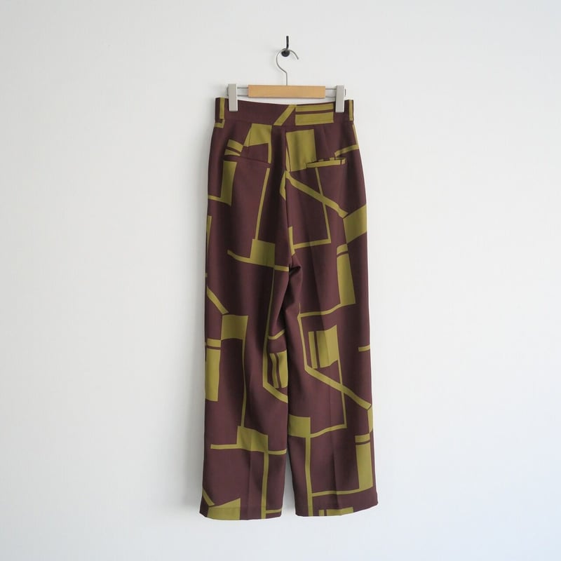 2021 / TODAYFUL / Geometric Tuck Trousers / 121