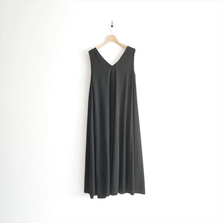 継続販売品・人気完売色 / CABaN / TOMORROWLAND / キュプラポリエステルスムース Vネックワンピース / 39062106001 / 2512-0697
