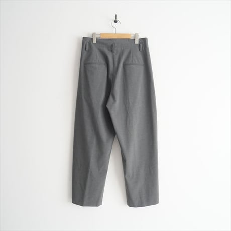 2023SS / journal standard luxe / SUNDAY ハンサム タックパンツ / 23030440036020 / 2405-0053