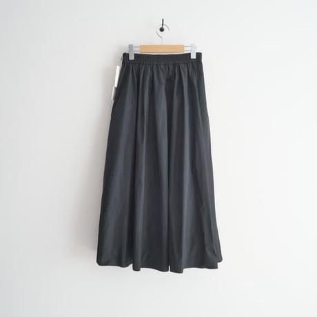 2024AW・人気完売品 / 未使用 / IENA / メモリータフタフレアスカート / 24060900516040 / 2505-0862