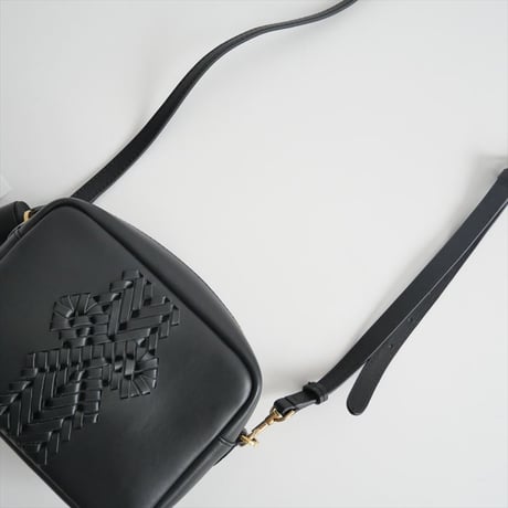 継続販売品 / ANYA HINDMARCH / ニーソン タッセル クロスボディ / 2405-2172