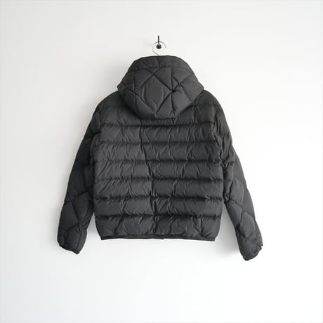 2023AW / MONCLER / ARVOUIN ショートダウンジャケット / I20931A00198 53A5E / 2506-0693