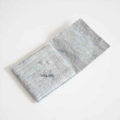 2023 / PARCELLE JEWELRY / ポンポネアンスールピアス 4mm / PAE-52 / 2506-0597