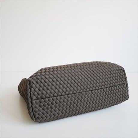 2025AW今季・人気完売品 / DEUXIEME CLASSE同型お取扱い / NAGHEDI / NOMAD LARGE HOBO / 25092510000330 / 2512-0726