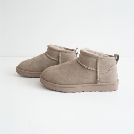 〇2024AW・人気完売品 / Plage別注 / UGG / CLASSIC ULTRA MINI ブーツ / 24093923003530 / 2506-1077