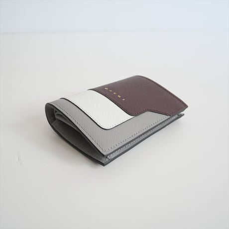 継続販売型 / 未使用 / MARNI / サフィアーノレザー製二つ折りウォレット / PFMOQ14U13 / 2503-1011