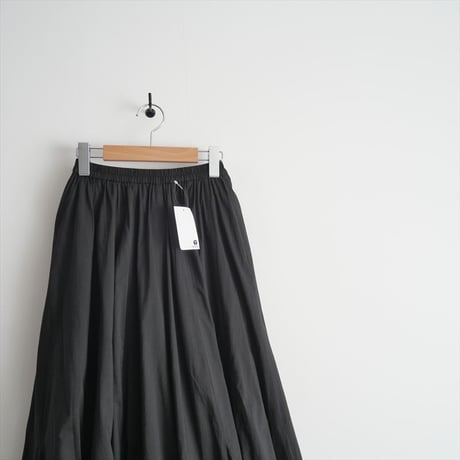 2023SS・人気完売品 / 未使用 / L'Appartement別注 / MARIHA / 月影のスカート / 23060570002210 / 2409-0385