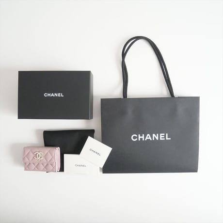 2024SS今季 / CHANEL / スモール フラップ ウォレット ラムスキン&コスチュームパール / AP3808 B15723  / 2406-0437