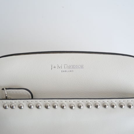 2021 / J&M DAVIDSON / LIPSTICK POUCH WITH STUDS AND CHAIN / 2402-2033