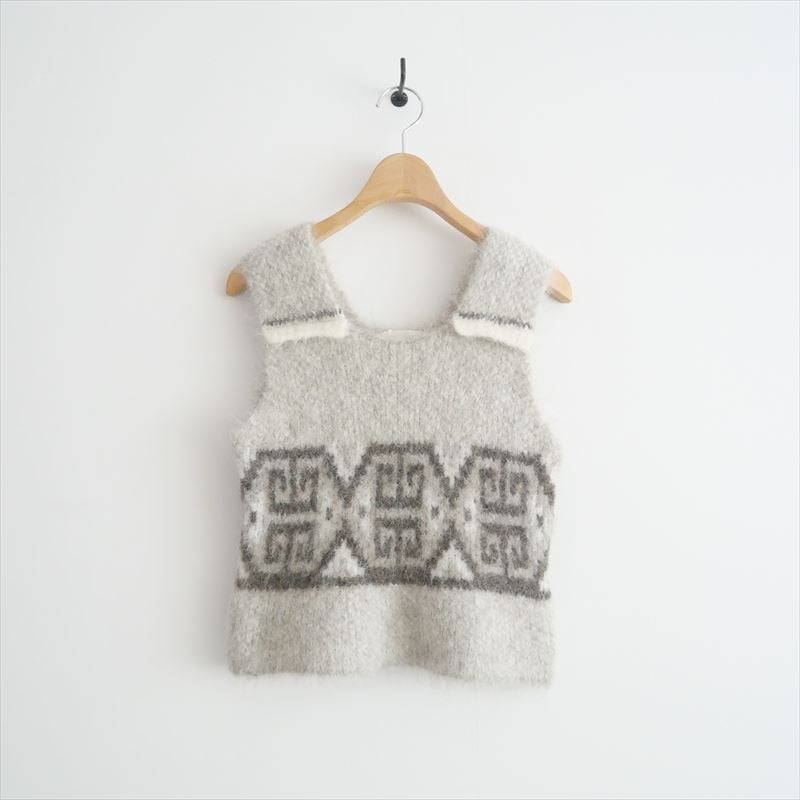 INSCRIRE /Cowichan No Sleeve Sweater