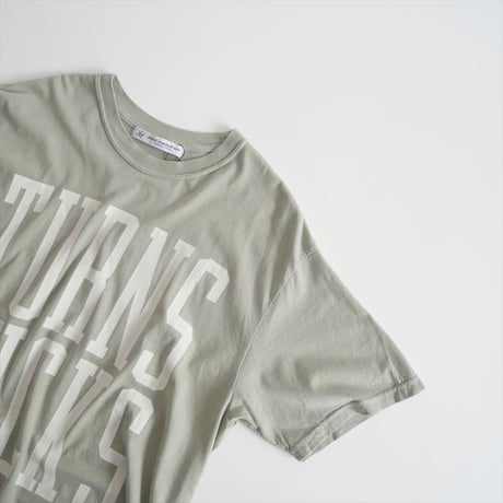 2023SS・人気完売品 / journal standard luxe / プリントT TURNS LUCKS / 23070440215010 / 2311-2008