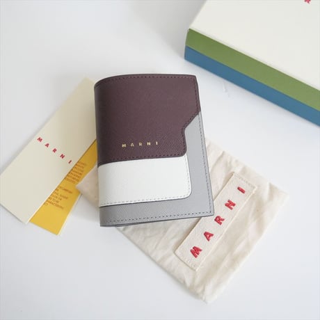 継続販売型 / 未使用 / MARNI / サフィアーノレザー製二つ折りウォレット / PFMOQ14U13 / 2503-1011