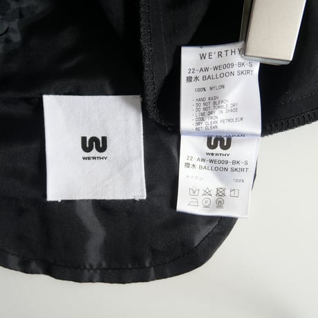 2022 / 野沢和香さんのブランド / WE'RTHY / 撥水BALLOON SKIRT / 22-AW-WE009-BK-S / 2307-0141