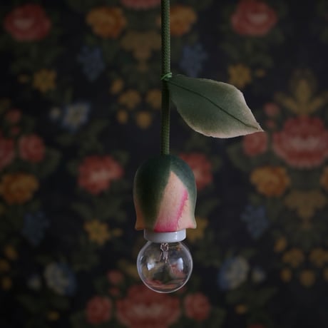 薔薇の蕾／ペンダントランプ